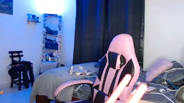 Angiegranados online show from 06/12/26, 04:11