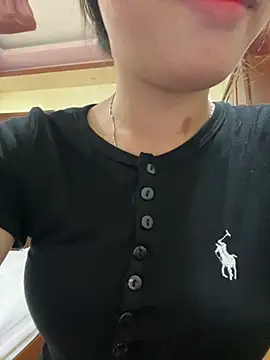 Snapshot of DoliceGirl2k chatting on 04/18/26, 02:59 DoliceGirl2k online show from 04/18/26, 02:59