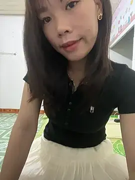 Snapshot of DoliceGirl2k chatting on 04/23/26, 12:51 DoliceGirl2k online show from 04/23/26, 12:51