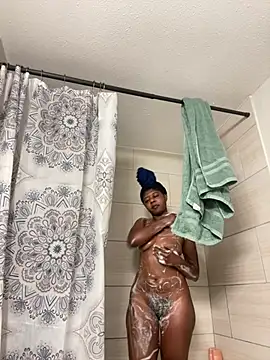 Snapshot of Ebony_Queeen chatting on 07/12/26, 12:40 Ebony Queeen online show from 07/12/26, 12:40