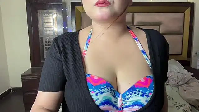 Snapshot of Hersheykaur chatting on 06/09/26, 08:53 Hersheykaur online show from 06/09/26, 08:53
