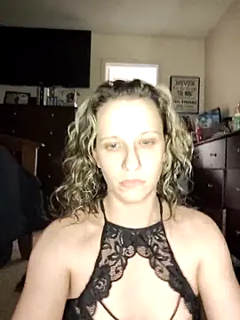 sexyymeli online show from 04/17/26, 06:05