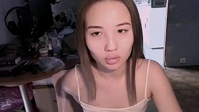 Hazel 4 U online show from 05/02/26, 08:52