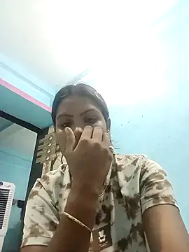 Snapshot of hotcoolcool2 chatting on 03/14/26, 12:32 hotcoolcool2 online show from 03/14/26, 12:32