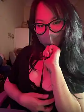 Snapshot of HaleyKin chatting on 05/22/26, 03:39 HaleyKin online show from 05/22/26, 03:39