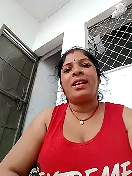 Snapshot of Horney_Bhabhi chatting on 05/05/26, 12:13 Horney Bhabhi online show from 05/05/26, 12:13