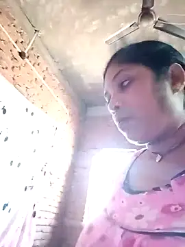 Snapshot of Horney_Bhabhi chatting on 05/14/26, 09:27 Horney Bhabhi online show from 05/14/26, 09:27