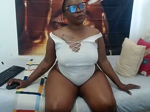 Queenteex6992 online show from 06/30/26, 09:32
