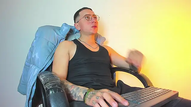 Emmanuel Lust online show from 02/05/26, 12:21