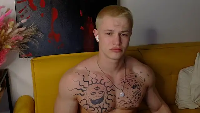 SterlingNoir online show from 04/22/26, 09:05