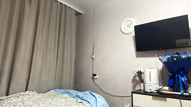 MilaSliger online show from 02/27/26, 05:35