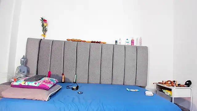 Giselle James online show from 03/02/26, 06:04