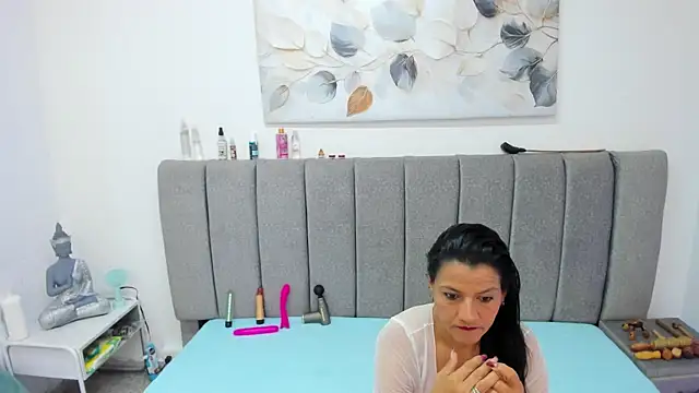 Snapshot of Giselle_James chatting on 03/21/26, 08:12 Giselle James online show from 03/21/26, 08:12