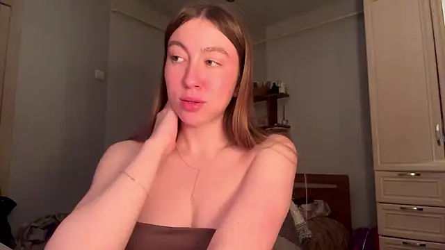 Snapshot of AuroraLawson chatting on 02/20/26, 12:27 AuroraLawson online show from 02/20/26, 12:27