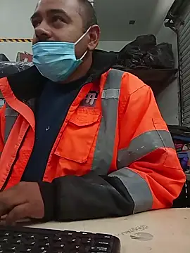 Snapshot of OMARMEX1 chatting on 04/06/26, 03:13 OMARMEX1 online show from 04/06/26, 03:13