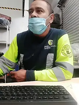 Snapshot of OMARMEX1 chatting on 04/08/26, 05:35 OMARMEX1 online show from 04/08/26, 05:35