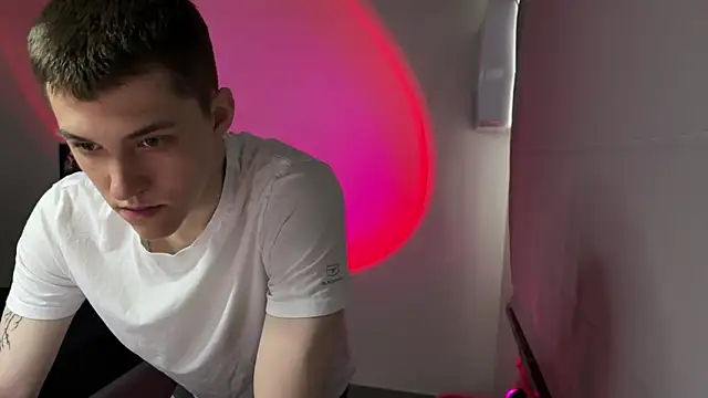 cronck52 online show from 04/17/26, 12:41