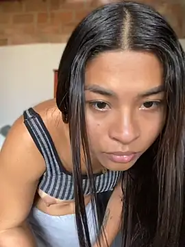 Snapshot of Romie_rous chatting on 07/07/26, 02:54 Romie rous online show from 07/07/26, 02:54