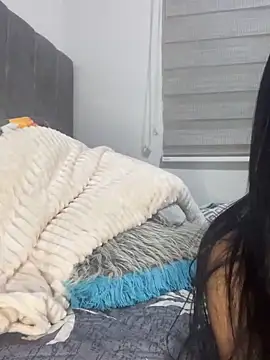 Snapshot of venezolana__caro chatting on 02/14/26, 01:35 venezolana caro online show from 02/14/26, 01:35