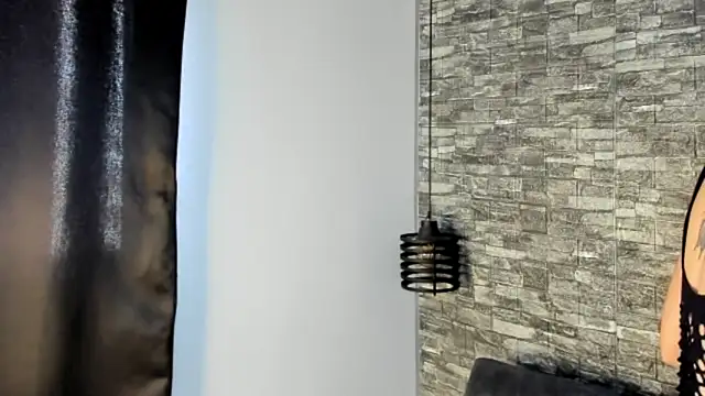 ASHLEY COLLINS1 online show from 04/21/26, 01:17