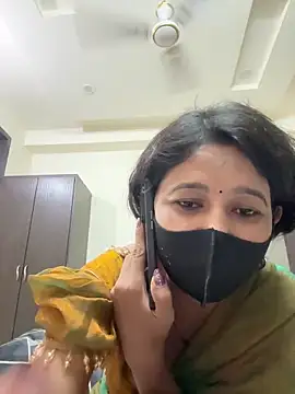 raavigirl online show from 03/19/26, 02:43