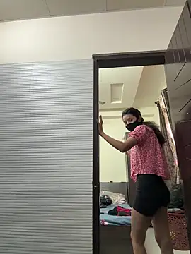 raavigirl online show from 03/22/26, 06:28