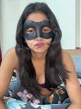 raavigirl online show from 04/11/26, 08:57