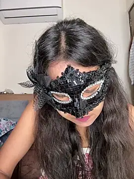 raavigirl online show from 04/21/26, 06:52