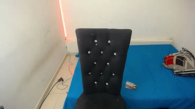 Naomy Reiden online show from 02/12/26, 06:25