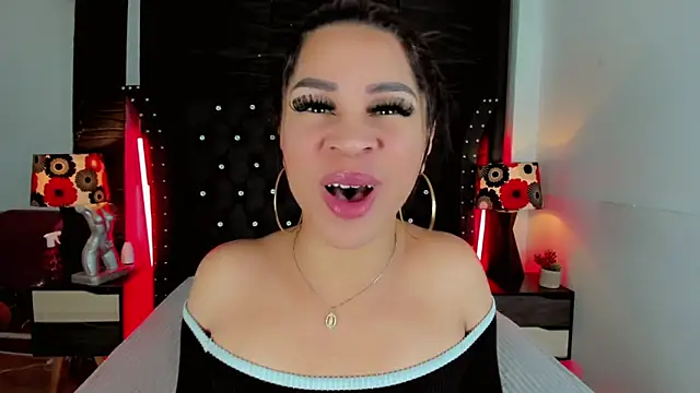 Makeyla Fox  online show from 03/04/26, 12:00