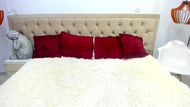 lucyscay  online show from 02/24/26, 10:19