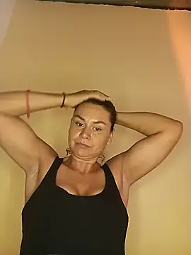 Milf Luna  online show from 04/18/26, 11:05