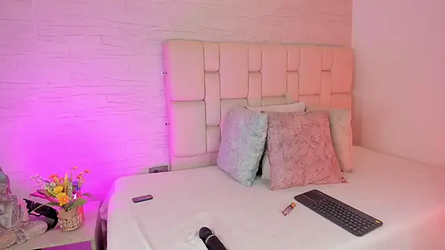 naina deivis33 online show from 04/25/26, 03:53