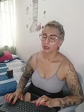 Charlotte gray  online show from 02/17/26, 09:32