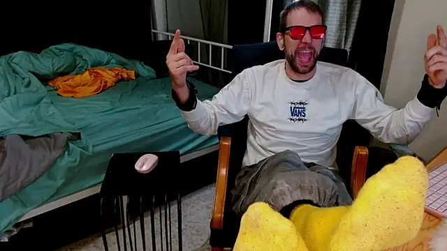 cguffey2284 online show from 02/23/26, 07:22