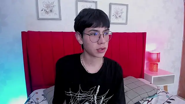 Demian Hush online show from 02/17/26, 07:20