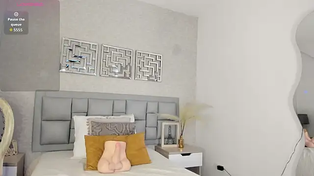 luna forever7 online show from 04/17/26, 06:44