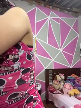 mia petite2007 online show from 04/17/26, 02:03