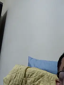 Snapshot of MOREN044 chatting on 03/13/26, 02:07 MOREN044 online show from 03/13/26, 02:07