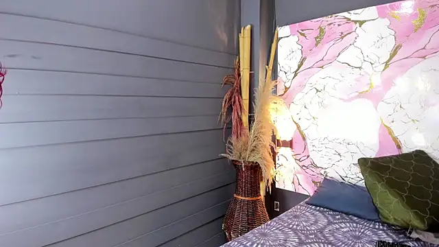 Nahomii  Doll online show from 04/08/26, 08:31