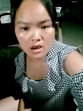 Snapshot of Luminana chatting on 04/30/26, 12:06 Luminana online show from 04/30/26, 12:06