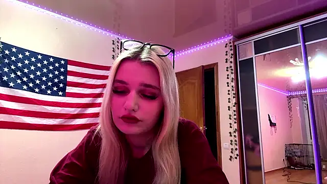 MiaBerlateen online show from 03/02/26, 05:20