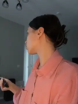  luna fox  online show from 02/09/26, 09:35