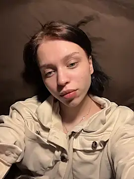  luna fox  online show from 02/10/26, 06:56