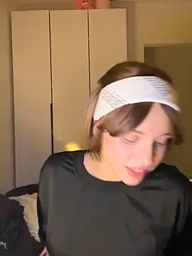  luna fox  online show from 03/25/26, 06:14