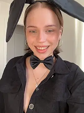  luna fox  online show from 04/01/26, 03:53