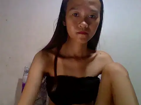 Yourlilpinayy online show from 03/24/26, 12:21