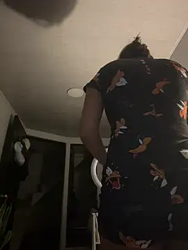 Snapshot of RachelWeisz_ chatting on 02/12/26, 10:21 RachelWeisz online show from 02/12/26, 10:21