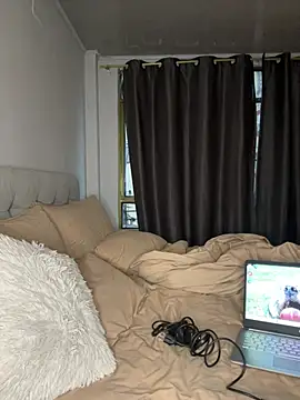 Snapshot of RachelWeisz_ chatting on 02/23/26, 11:18 RachelWeisz online show from 02/23/26, 11:18