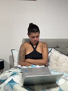 RachelWeisz  online show from 04/19/26, 11:09